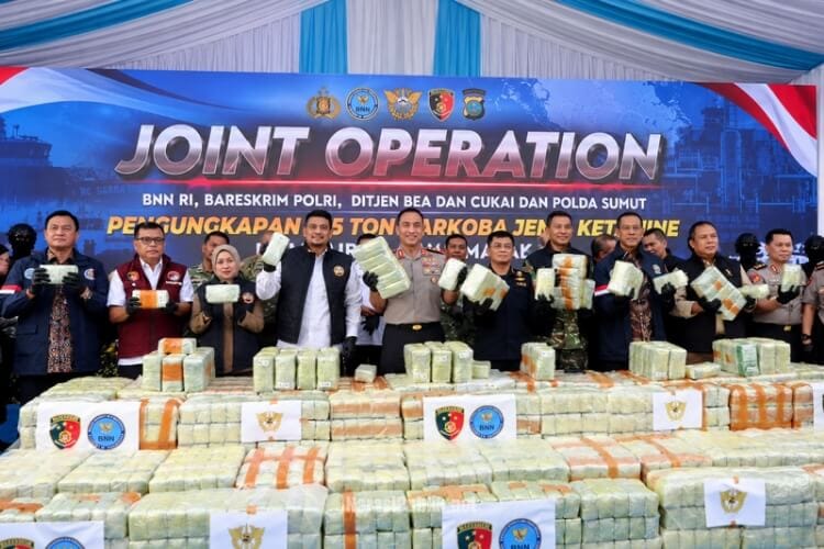 Kapolri Jenderal Suyudi Ario Seto saat memimpin konferensi pers pengungkapan kasus penyelundupan 1,16 ton ketamin di perairan Sumatera Utara. (Dok: Polri)