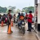Anggota Satsamapta Polres Tapin melakukan patroli di salah satu SPBU di Kabupaten Tapin. (Dok: Satsamapta Polres Tapin)