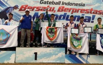 Helmi dan Hamidun Agus Safar meraih medali emas pada nomor double putra di ajang Kejurnas Gateball 2026. (Dok: Istimewa)