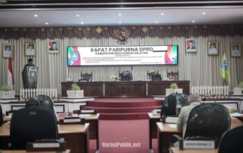 Wakil Bupati HSS H Suriani menyampaikan jawaban atas pandangan fraksi DPRD HSS tentang Ranperda APBD 2027. (Dok: Istimewa)