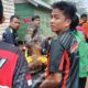 Nenek Kamariah (74) Warga Desa Lungau, Kecamatan Kandangan dievakuasi oleh tim relawan usai dilaporkan hilang. (Dok: Istimewa)