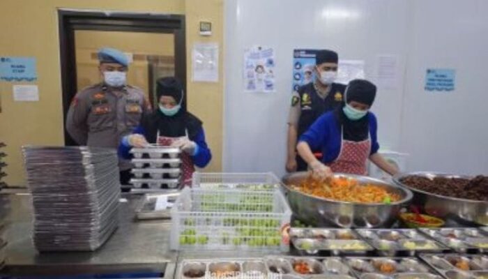 Pastikan Aman, Si Dokkes Polres Tabalong Uji Sampel Menu Program MBG