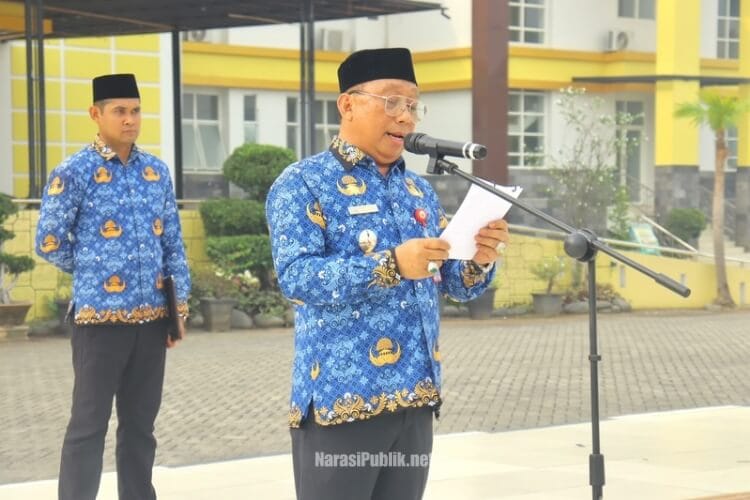 Wakil Bupati Tapin Juanda memimpin upacara peringatan Hari Sumpah Pemuda ke-98 tahun 2026. (Dok: Prokopim Tapin)