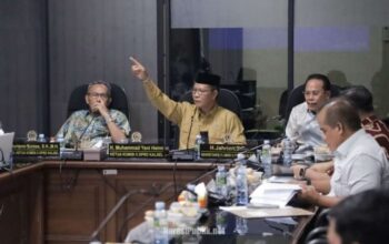 Rapat kerja Komisi II DPRD Kalsel bersama Dinas Kehutanan Kalsel. (Dok: Istimewa)
