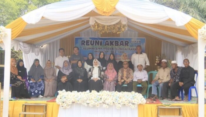Hadiri Reuni Akbar SMPN 1 Sungai Raya, Ketua TP PKK HSS Ajak Alumni Berkontribusi untuk Sekolah