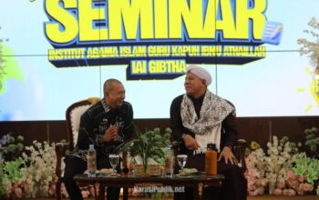 Sekda HSS Yustan Azidin mewakili Bupati HSS, H Syafrudin Noor menghadiri seminar akademis IAI GIBTHA. (Dok: Prokopim HSS)