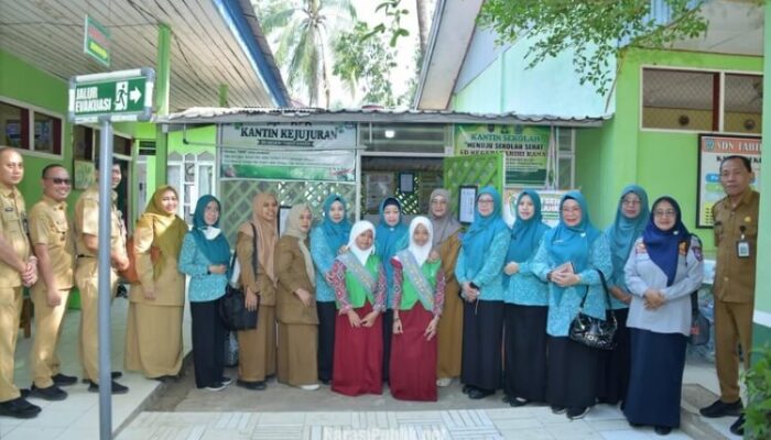 Kunjungi Sekolah di Telaga Langsat, Misnawati Suriani Dorong Budaya PHBS