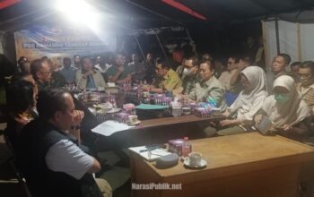 Bupati Kapuas HM Wiyatno memimpin rapat evaluasi penanganan bencana karhutla di Posko Induk BPBD Kapuas. (Dok: Istimewa)