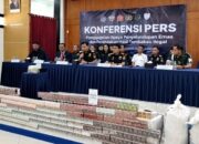 Bea Cukai dan TNI di Banjarmasin Gagalkan Peredaran Jutaan Batang Rokok Ilegal