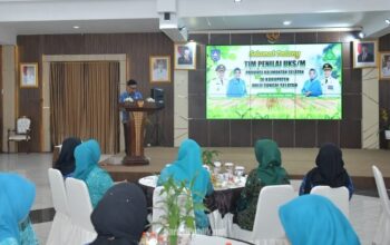 Wakil Bupati HSS H Suriani menyambut kedatangan Tim Penilai UKS-M Provinsi Kalsel di Pendopo Bupati HSS. (Dok: Istimewa)