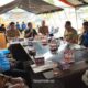 Wakil Bupati Kapuas Dodo bersama Sekda Usis I Sangkai mendampingi kunjungan DPD RI Teras Narang di Posko Induk Karhutla Kapuas. (Dok: Istimewa)