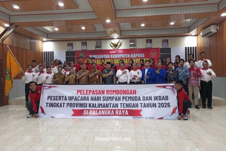 Wabup Kapuas Dodo melepas keberangkatan peserta Upacara Hari Sumpah Pemuda dan IKBAB Tingkat Provinsi Kalteng Tahun 2026. (Dok: Narasi Publik)